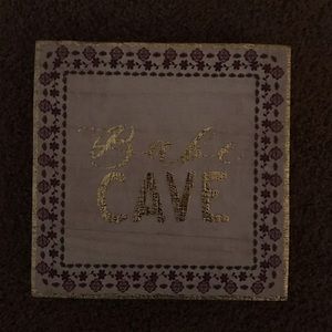 Babe cave decor piece